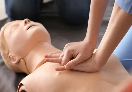 Førstehjelp m. HLR og strømskader